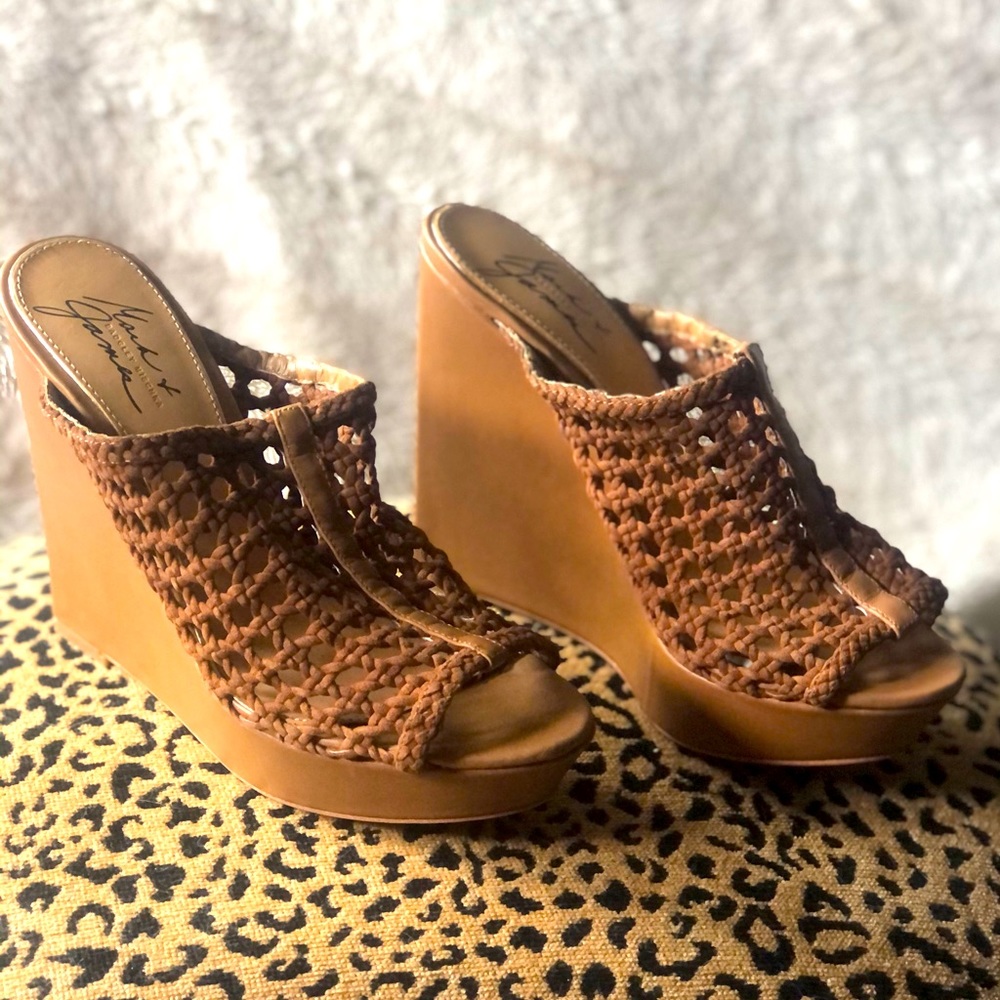 NWT - Mark & James by Badgley Mischka Sandals